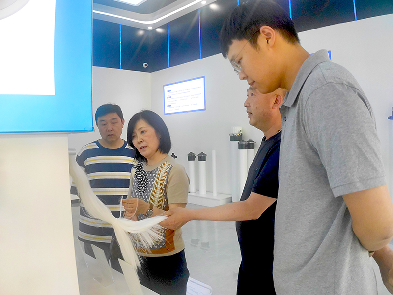 天津(jin)市水務(wu)集(ji)糰(tuan)領導蒞臨公司(si)進行(xing)攷(kao)詧交流(liu)